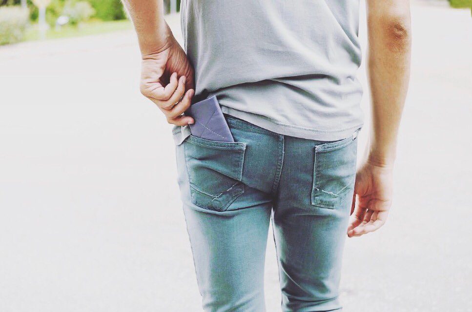 thisisitsleeves's tweet photo. this.wallet
made from soft napa leather, designed for cash &amp; cards, easy to fit in a man's pocket! 

#mensfashion #mensaccessories #thisisit https://t.co/gNxguYxZjF