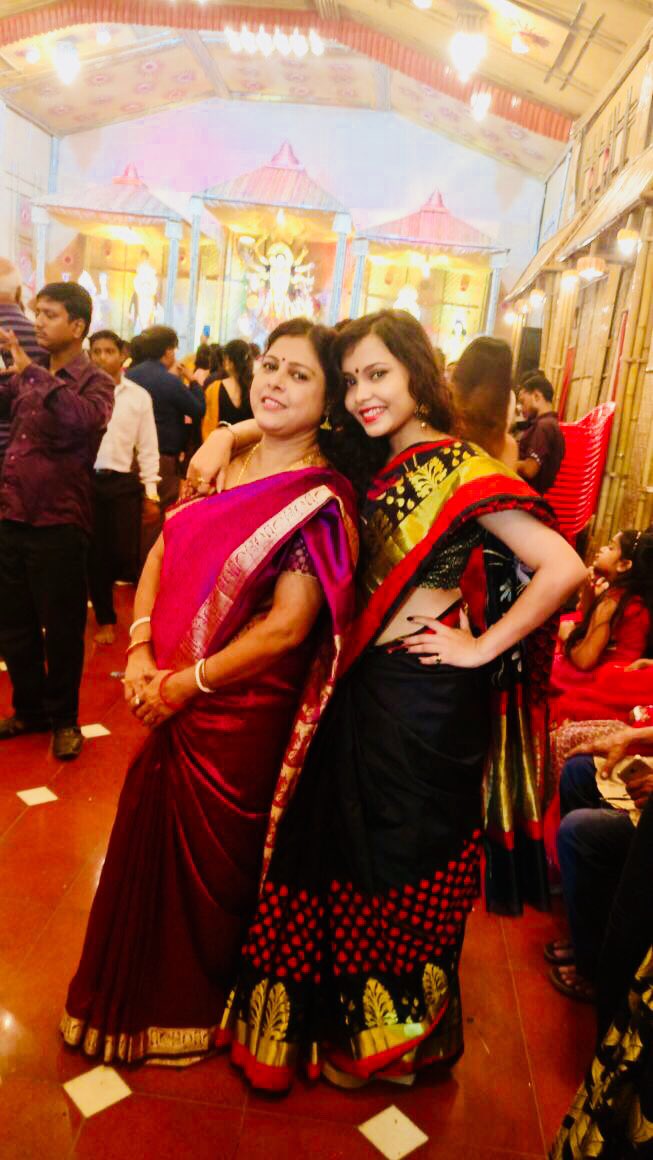 pratibha_paul's tweet photo. Shubho Navami #durgapuja#bonglook#bongtime🤗 https://t.co/U7cIf2wYHl