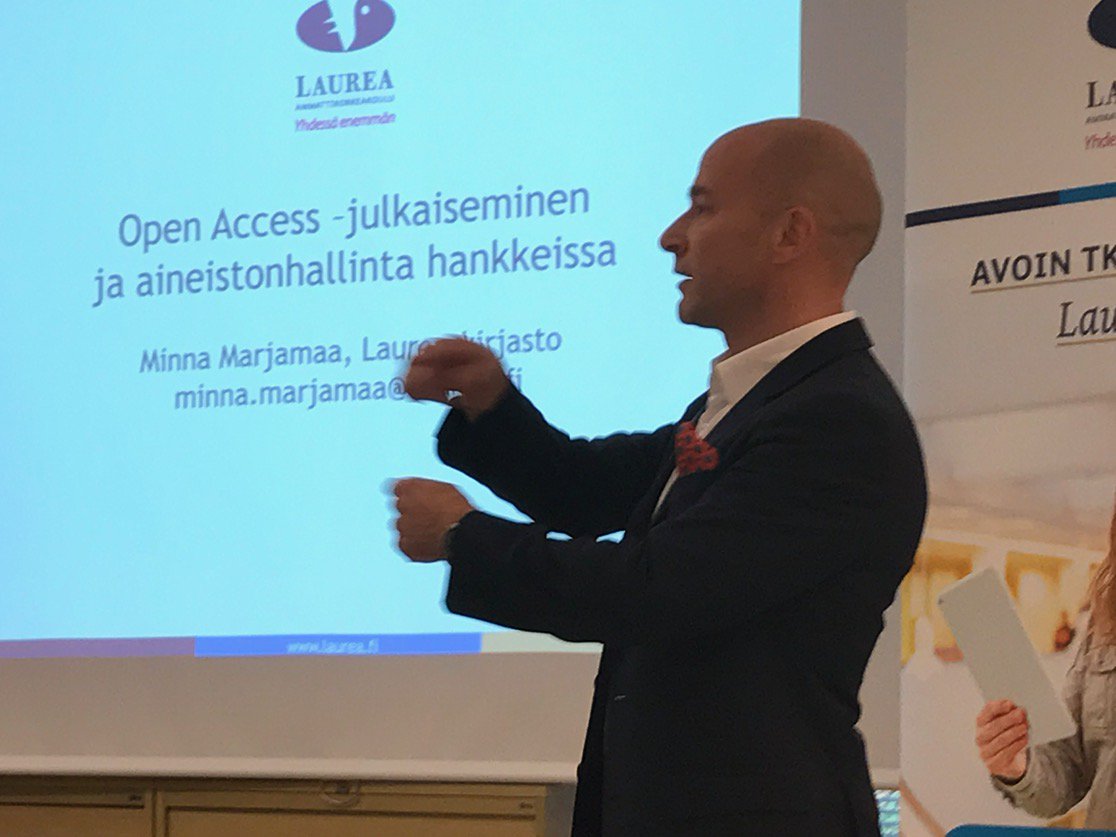 SannaJu's tweet image. @KVakevainen orchestrating @Laurea_RDI #CertifiedProjectManager -training