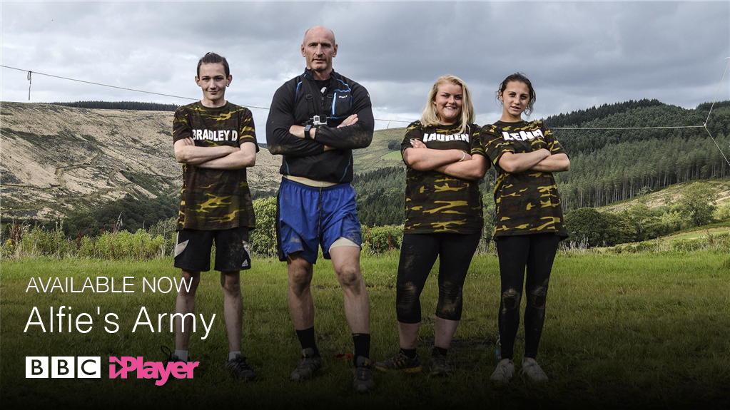 BBCWales's tweet photo. 🏃 How do you train 100 teenagers to run 13.1 miles?
👉 @gareththomas14 has the answer

🎽 #AlfiesArmy2017
🖥 Available now on @BBCiPlayer https://t.co/YuNMlpLld8