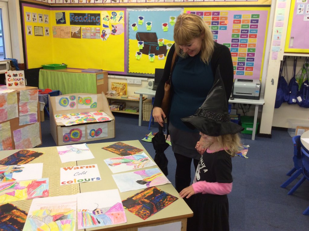 PearTreeClassLW's tweet photo. Thank you to everyone for coming to our art exhibition and @macmillancoffee coffee morning https://t.co/lyaJpMHgMU