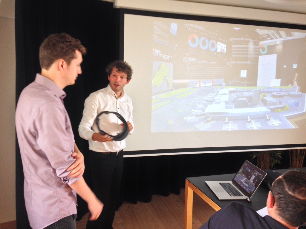 sdepoortere's tweet photo. Boys n toys #AugmentedReality bij #thisisit_amon https://t.co/ixBco9jm4O
