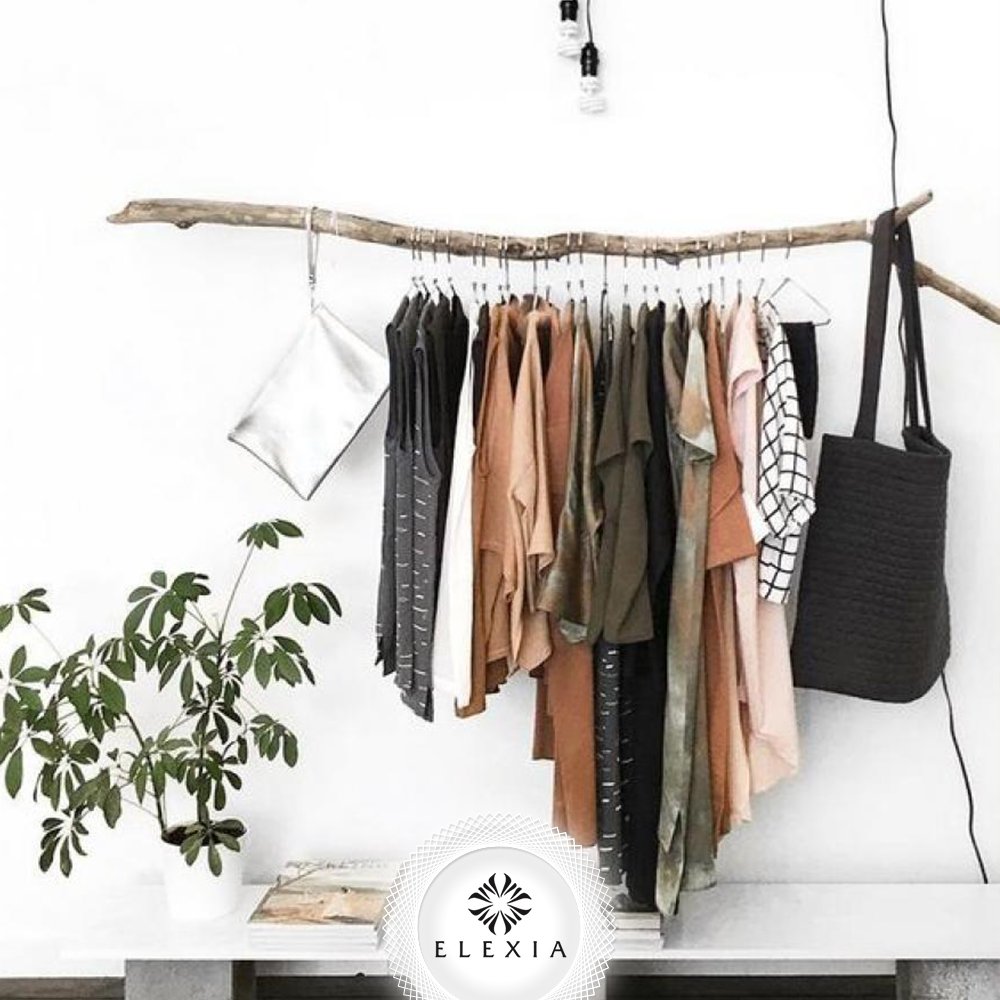 Bir ağaç dalını duvarınıza monte ederek sıra dışı bir askılık elde edebilirsiniz!