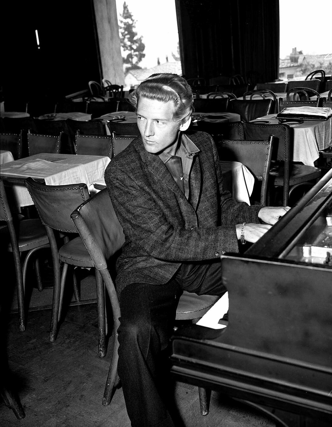 Happy Birthday Jerry Lee Lewis 

Jerry Lee Lewis - High School Confidential 

 