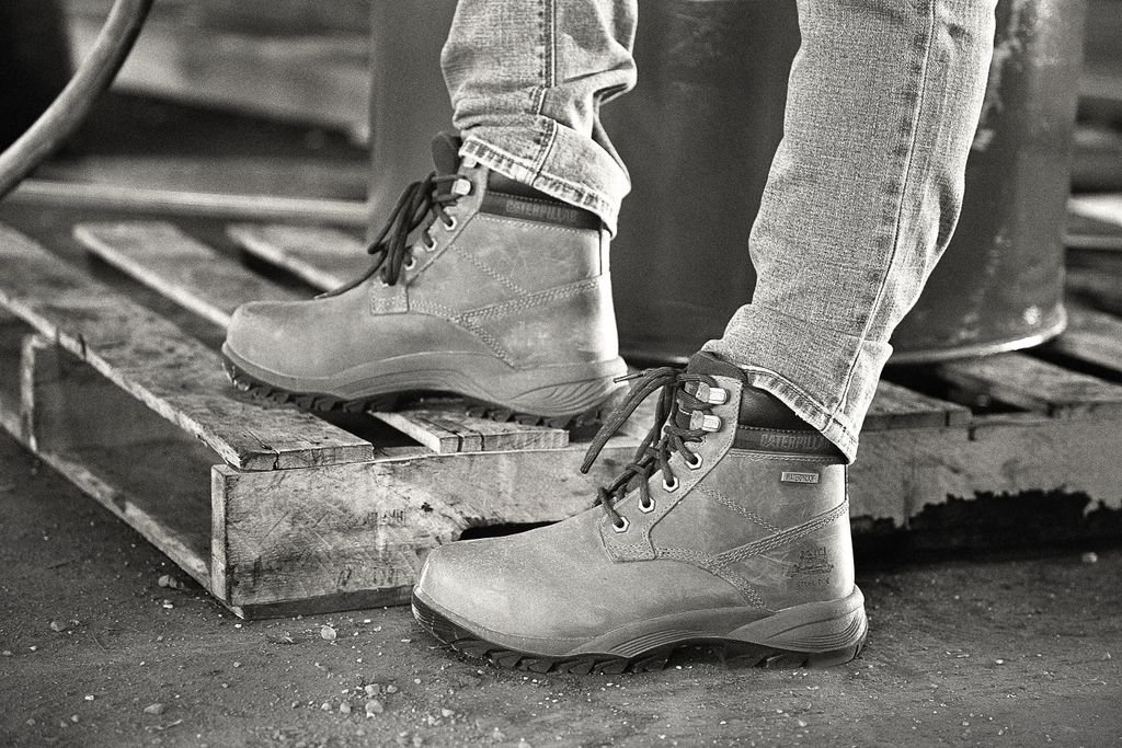 shopcatuk's tweet photo. Check out our range of Cat boots and shoes, built to keep you safe on site : https://t.co/U7AN4oYImz #catuk https://t.co/YYTRyC0xbU