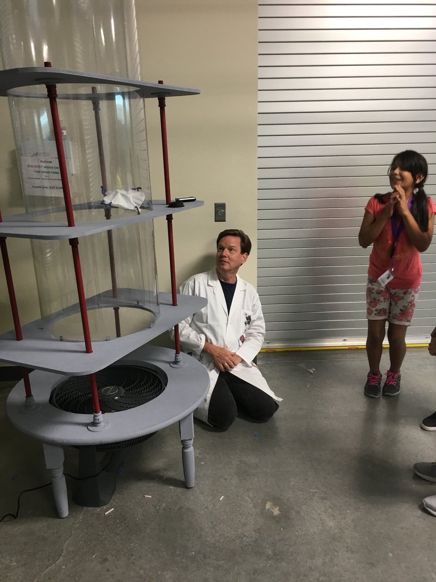 They made it hover! <a href="/WolfSlvr/">Robert French</a> When is our mission date? @ErikaGSilva #WWofMRE