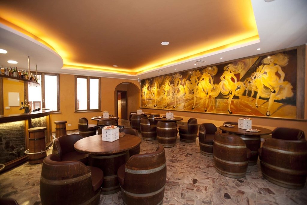Botti brigantisrl.it on twitter: #botti #briganti #cesena ... Arredamento ristorante rustico