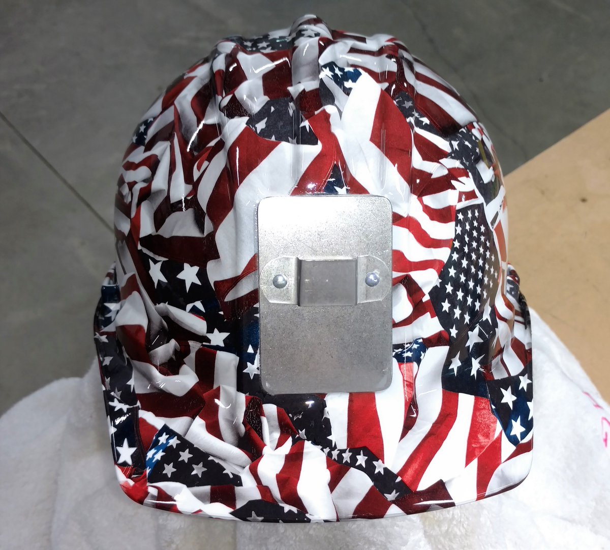 InsaneHydro's tweet photo. 'Murica hard hat! #hardhat #construction #hydrographics #hydrodipping https://t.co/6CacLHrbzz