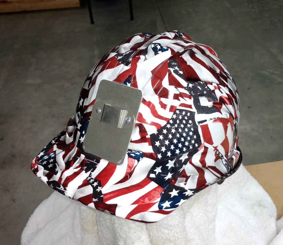 InsaneHydro's tweet photo. 'Murica hard hat! #hardhat #construction #hydrographics #hydrodipping https://t.co/6CacLHrbzz