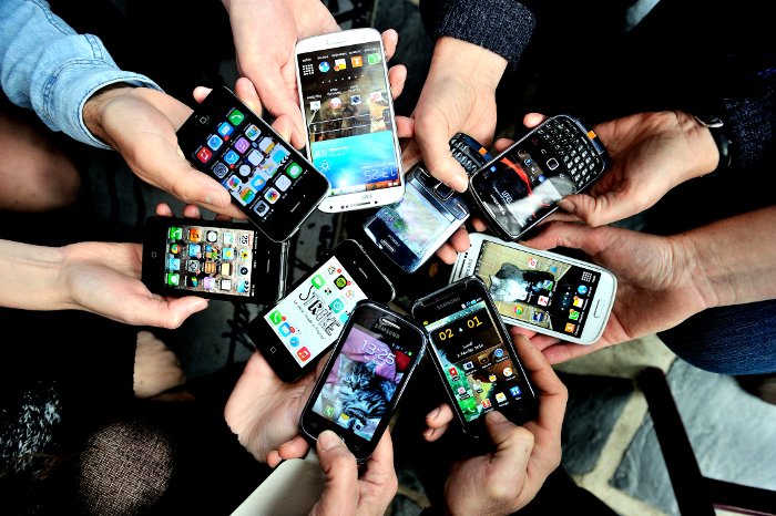 YYJCellStudy's tweet photo. @CHEK_News Research on middle &amp; high school #cellphoneuse is underway and participants are needed :) https://t.co/CiZs5JPFk6 https://t.co/zsrcouxa5O