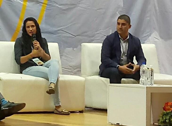 CODEJalisco3's tweet photo. Concluye conferencia de @ivanruizbmx y @JessySalazarV. @AndreMarxCode y Geoffrey Recoder entregan reconocimientos #CongresoModelosDeportivos https://t.co/0VjYYj1qzk