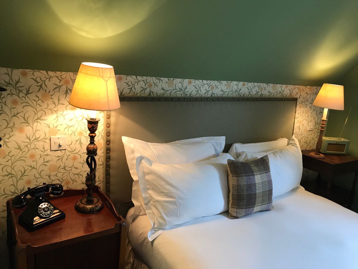 staghuntsman's tweet photo. This #payday weekend, why not treat yourself to a relaxing getaway? To sweeten the pot we will through in 15% off B&amp;B stays! #FridayFeeling https://t.co/PNKzDMxuDc