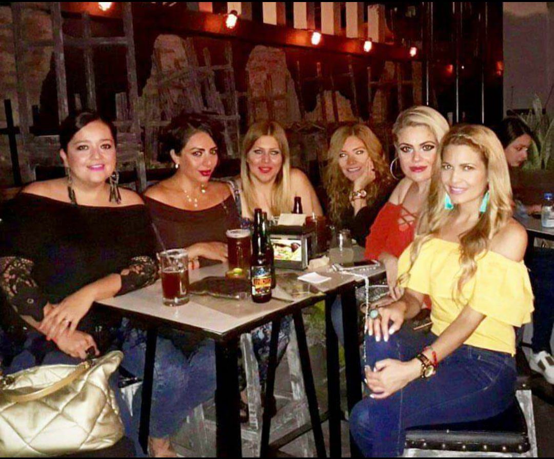 Noche de amigas en mi Torreón amado ❤#friends #norteñas#laguneras #araceliadame