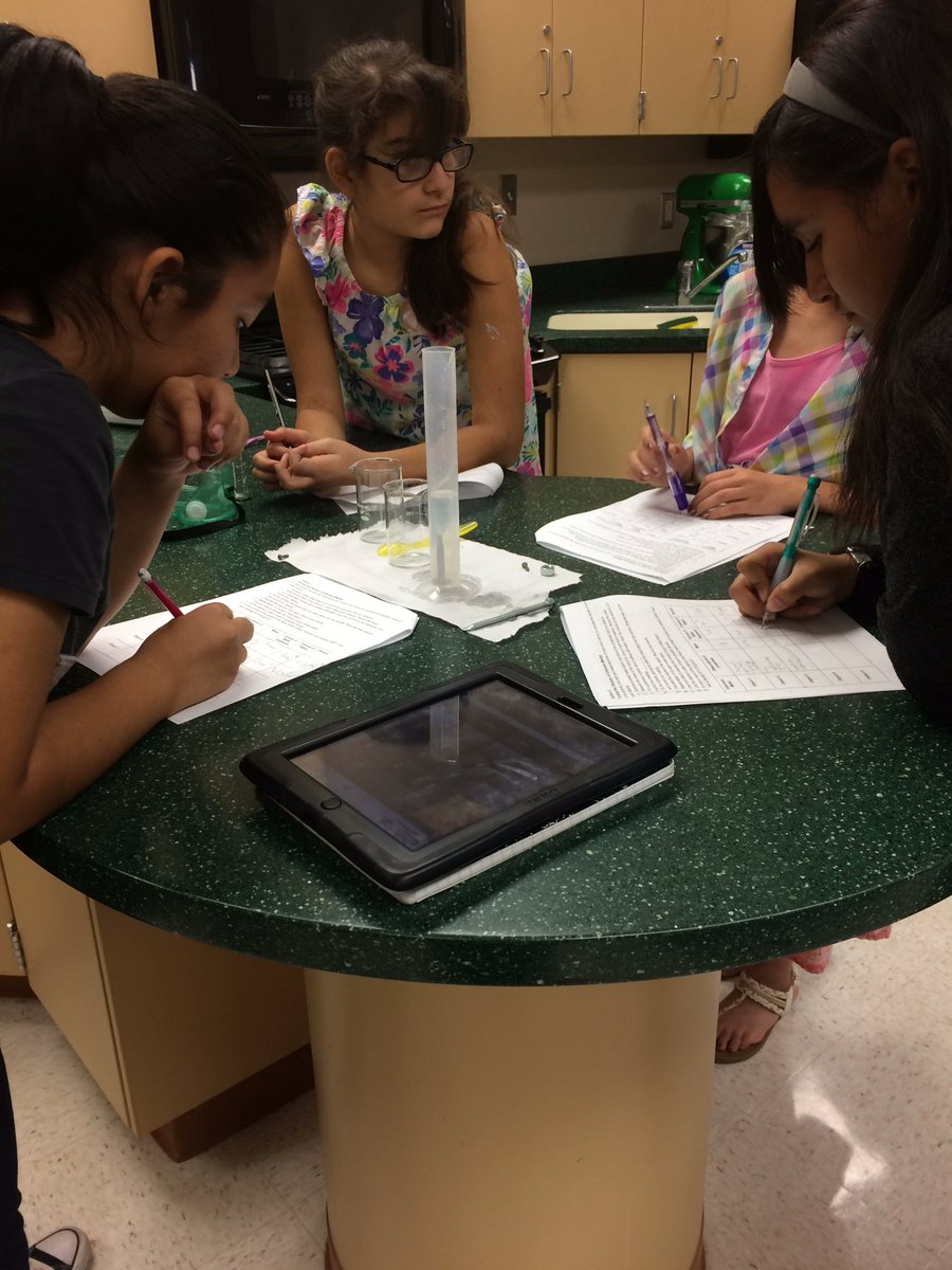 FerrFerrScience's tweet image. Future scientists hard at work! #MarieCurie would be proud! #everythingisawesomescca