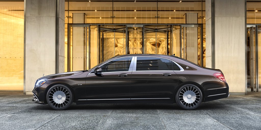 We prefer to celebrate #NationalCoffeeDay with a mocha. A Mocha Black Maybach, that is. https://t.co/c7svlBzRtE