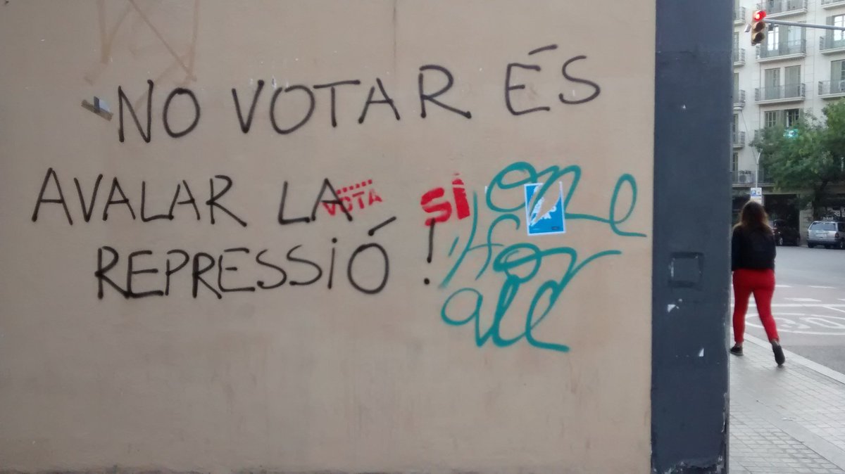 JoanaCifreMas's tweet photo. Els carrers de #Gràcia #Referendum1O #Referendum1oct #Votarem #1Oct #SensePor #Piulet https://t.co/HrTN9BOWYF
