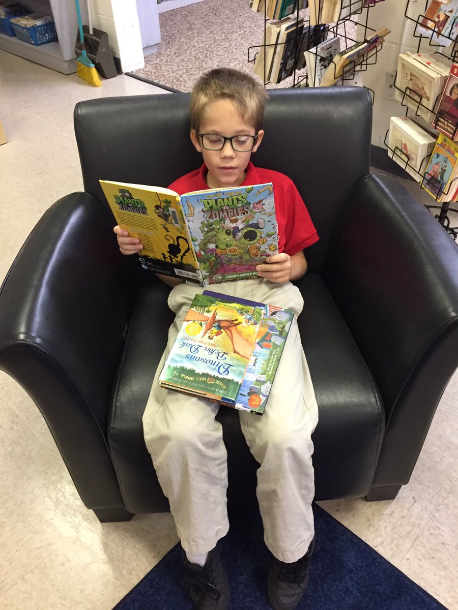 library_sbs's tweet photo. 3rd grade reading their library books #SBSlibrary https://t.co/BwMnNp9Wv8