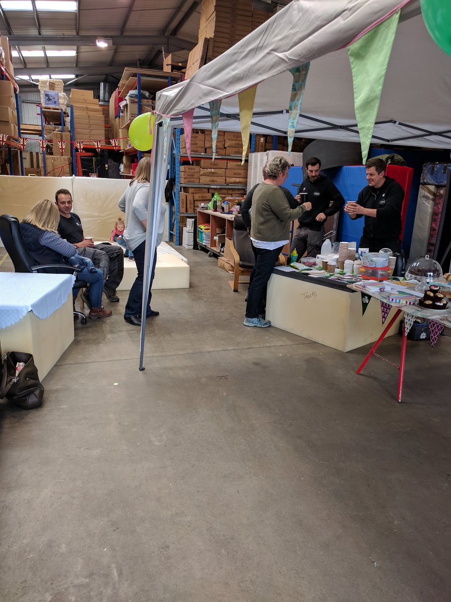 Tracks2000's tweet image. Plenty of family here to support our #macmillancoffeemorning