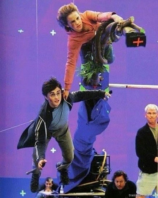 Rodando Harry Potter #cine #BehindtheScenes https://t.co/J0FymSLIDh https://t.co/rXPDVOo6wG<a href="/tag/cine"class="tags">#cine</a><a href="/tag/behindthescenes"class="tags">#BehindtheScenes</a>
