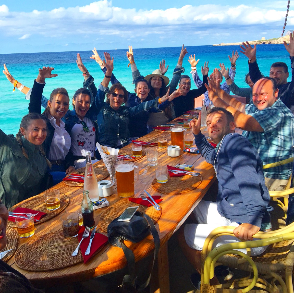 MicrosonHearing's tweet photo. Así de bien lo pasaron en #Ibiza los AP's de @Gaes que vendieron más Microson.
Enhorabuena chic@s! #MediterraneanSound #IbizaconMicroson https://t.co/tQtgPjM86u