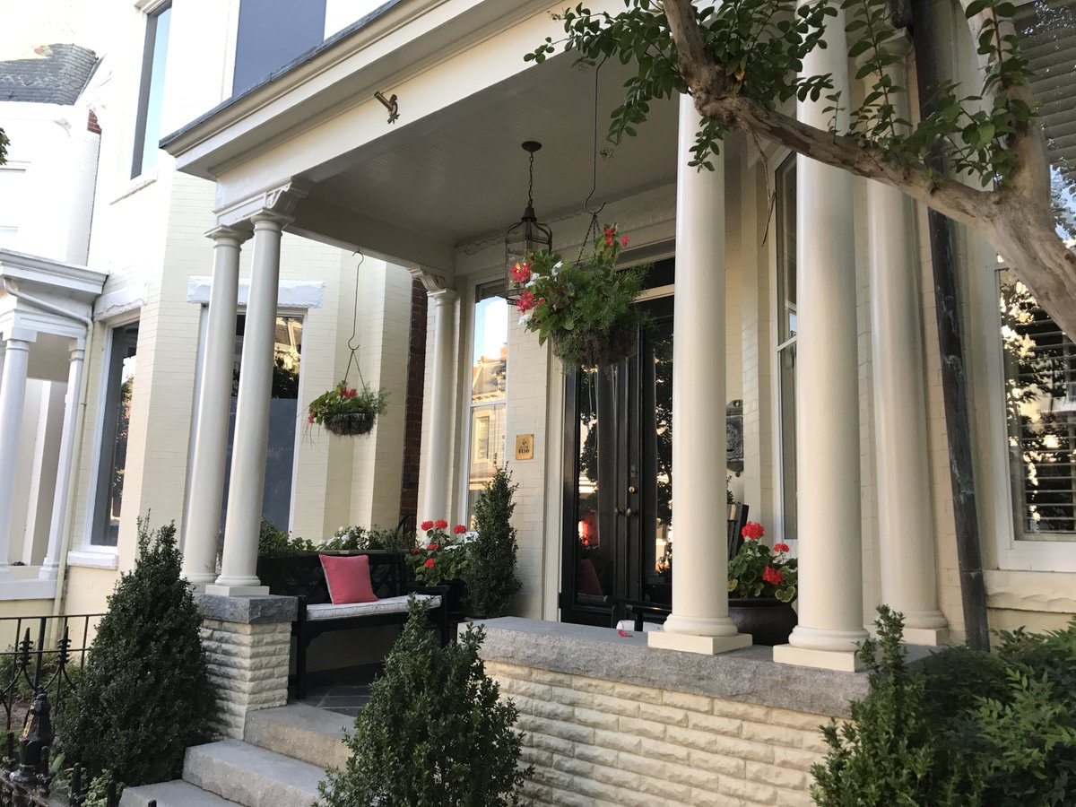 lottrealtygroup's tweet photo. So many great porches on #WestAve!  Great spot to watch the Halloween Parade.
-
-
#Fan #FanDistrict #FanHomes #RSCoHomes #LottRealtyGroup https://t.co/CKEZNYQ6OB