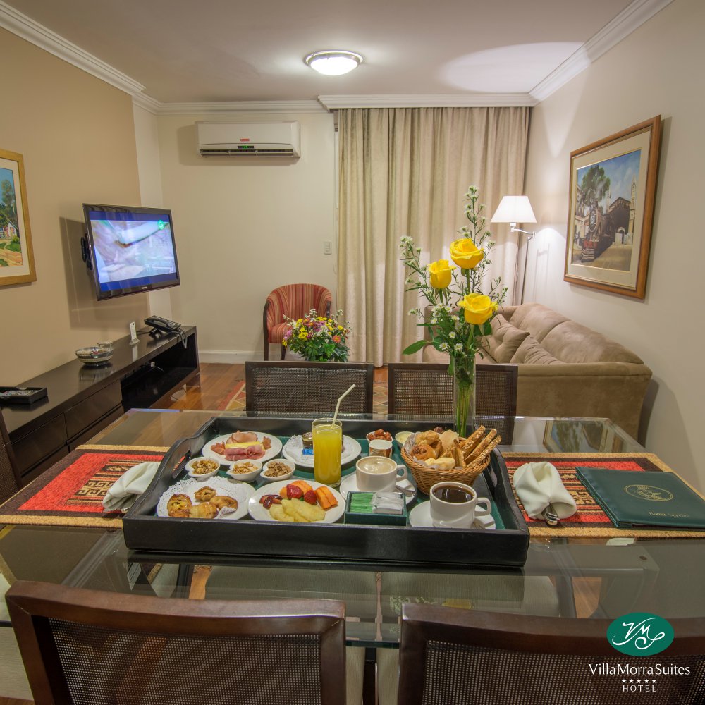 hotelvillamorra's tweet photo. La mañana del Viernes hecha correctamente. #suiteroyal #desayuno https://t.co/XgTXrtcPTd