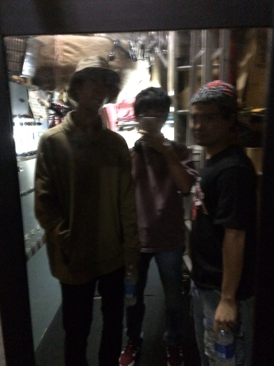 whiteboxbox's tweet photo. 今日は大須OYSにてビートボックスライブをさせていただきました😊
グダグダでしたがとても盛り上がるライブとなりました！
演者の皆さんそしてYOTAとケンシロウお疲れ様！！ https://t.co/6zJWKSQKYY