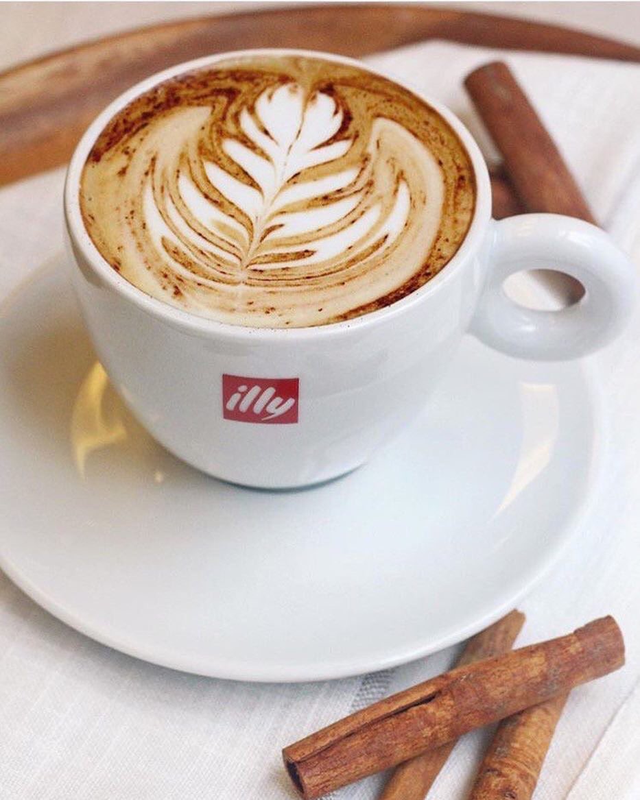 Happy #NationalCoffeeDay! #Indy, celebrate in style with an iconic cup of <a href="/illyUSA/">illy USA</a>.