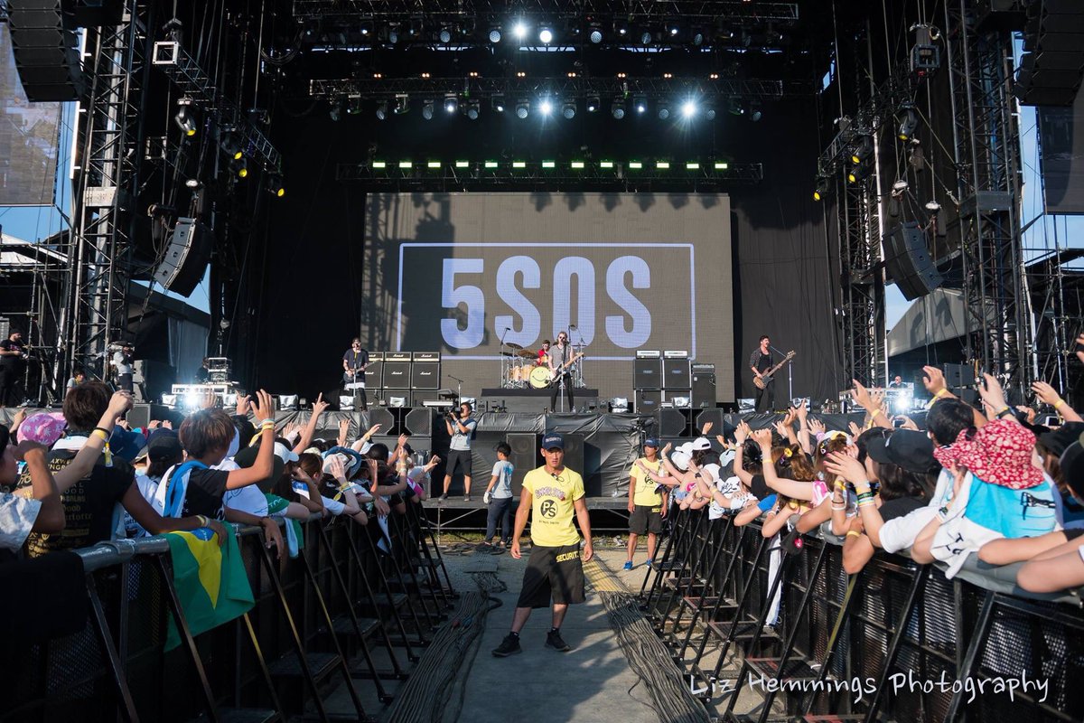 5soswith_fans's tweet photo. Liz opublikowała zdjęcia z koncertu w Japonii! #5sosJapan https://t.co/Vmzhqt56B5