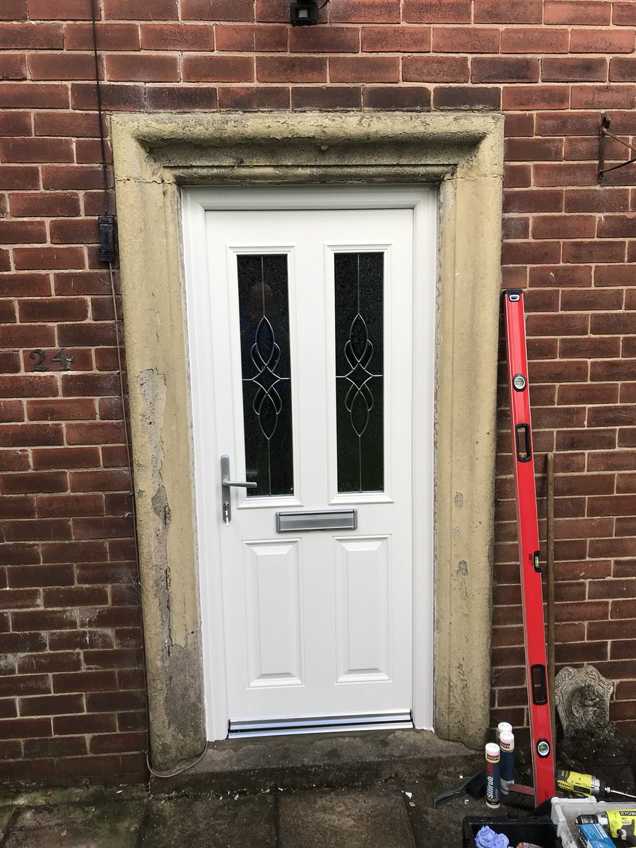 Steamy_Windows's tweet image. Nice composite door job for a Friday!! #HomeTime