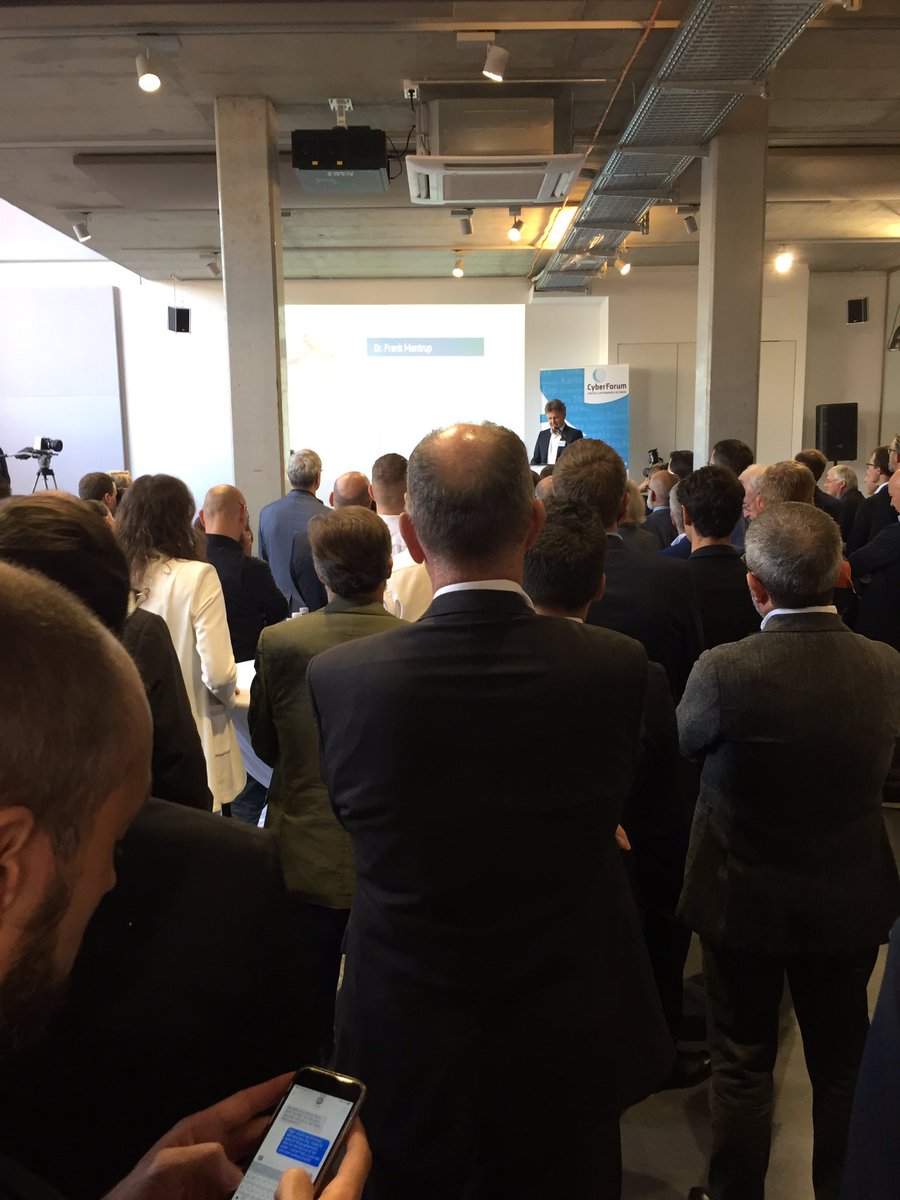 oezer's tweet photo. Einweihung #CyberLab #ITAccelerator #Karlsruhe mit Friends &amp; Family @CyberForum @akkubohrer @KA_digital @LivingKarlsruhe @techtagDE https://t.co/4Kr9wu9LH9