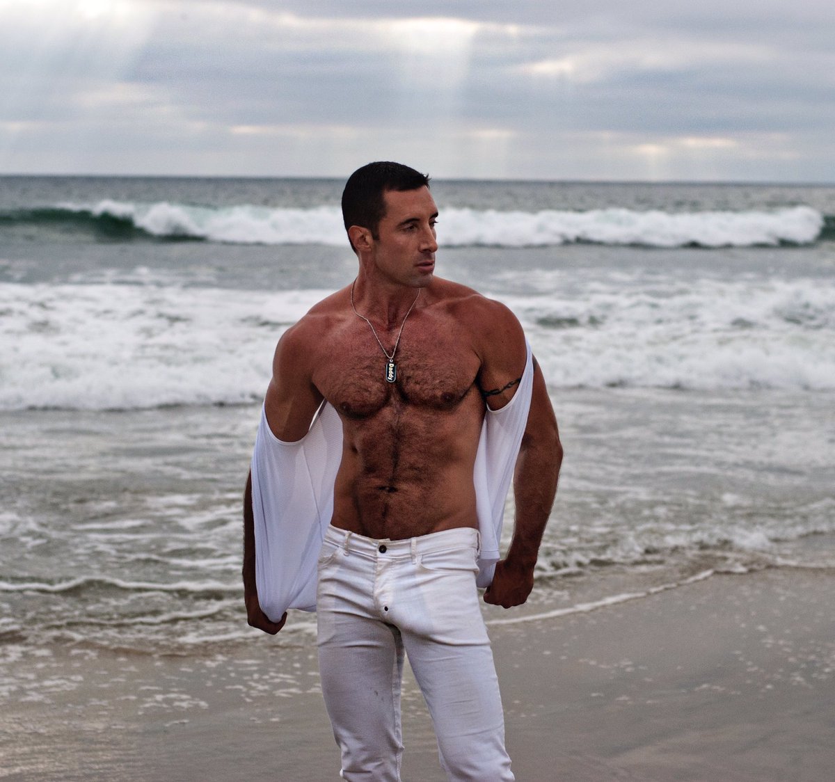 Nick Capra on Twitter: "Big Daddy Kisses to the 1000 of you who have subscribed to my Only Fans