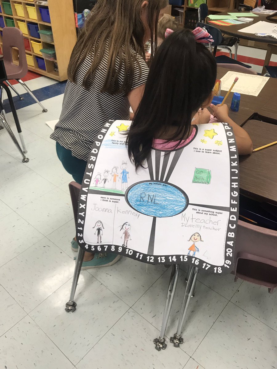 LizHedden132's tweet photo. My little superheroes making posters for Socktober.  Collecting 1,000 socks for the homeless #CPSsocktober #CPSpride #CPSCEA #sevicelearning https://t.co/6mfAg257dp