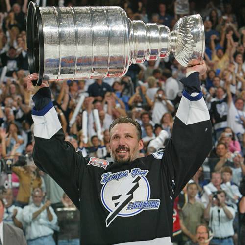 Happy Birthday to Hockey Hall of Famer, Dave Andreychuk   