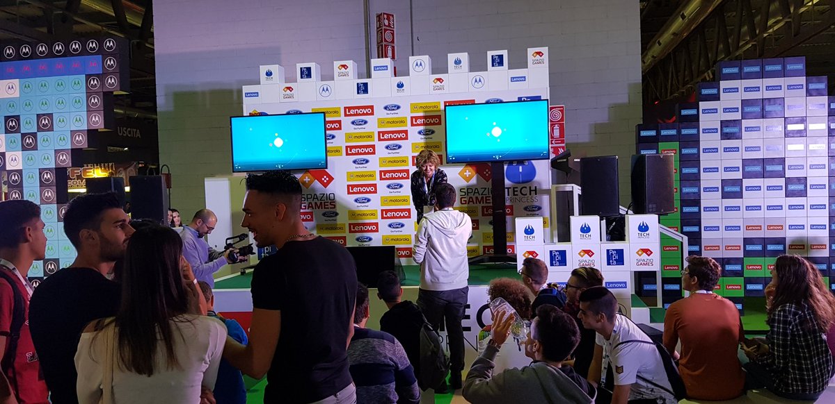techprincess_it's tweet photo. @lenovoitalia porta a @MilanGamesWeek la sua battaglia contro il #CyberBullismo! #princessMGW https://t.co/tVibWWP3K9