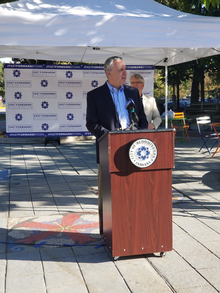 becca_costello's tweet image. Getting closer to the #DriverlessBus ride with opening remarks!