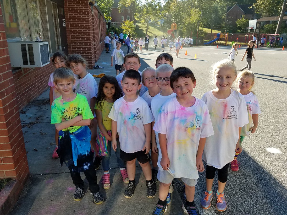 bethsturg's tweet photo. CENTRAL FUN RUN!!! https://t.co/jW5FOhqR1r