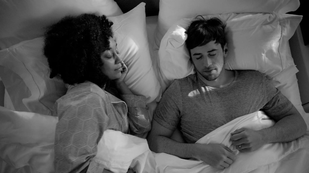 Beautyrest's tweet image. #SleepKnowledge: The average amount of sleep people get isn't 8 hours—it's 6.8 hours. bit.ly/2fx0DiP