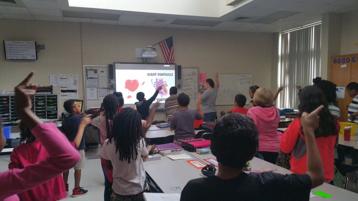 Ms_Trammell's tweet photo. Building relationships through content @ShannonSnipes2  @SMS_Vikings  #JoCoMindset https://t.co/K18kweCn8B