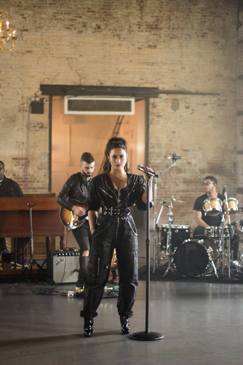 Guys!! We’re going on <a href="/Vevo/">Vevo</a> Live today to premiere two performance videos and celebrate #TellMeYouLoveMe! Tune-in at 3pm EST 🤗