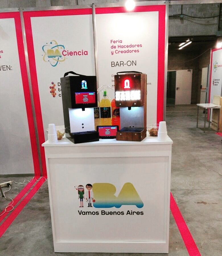 BARONDRINK's tweet photo. Ya estamos en #BACiencia  🤓 Te esperamos con snacks y unas ricas bebidas para que  vivas la #experienciabaron junto a nosotros! 🍟🍹 https://t.co/RkQUKkB4Gu