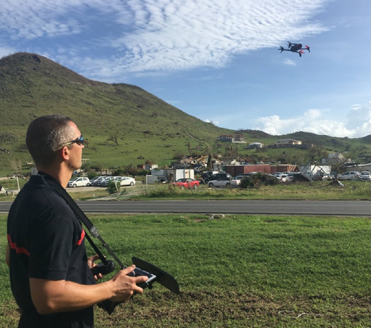 OlivierCTA's tweet photo. Notre télépilote pompier  @SDIS77 toujours à St Martin avec le @drone @Parrot Bebop2 au service de la population et des équipes de secours https://t.co/iJYTCjf9du