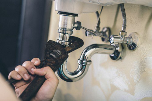 Boon24App's tweet photo. Need a #plumber for emergency break, Leaks, Bathroom fitting #Boon24 #app will provide you the right person. https://t.co/KS9Ltybt8r