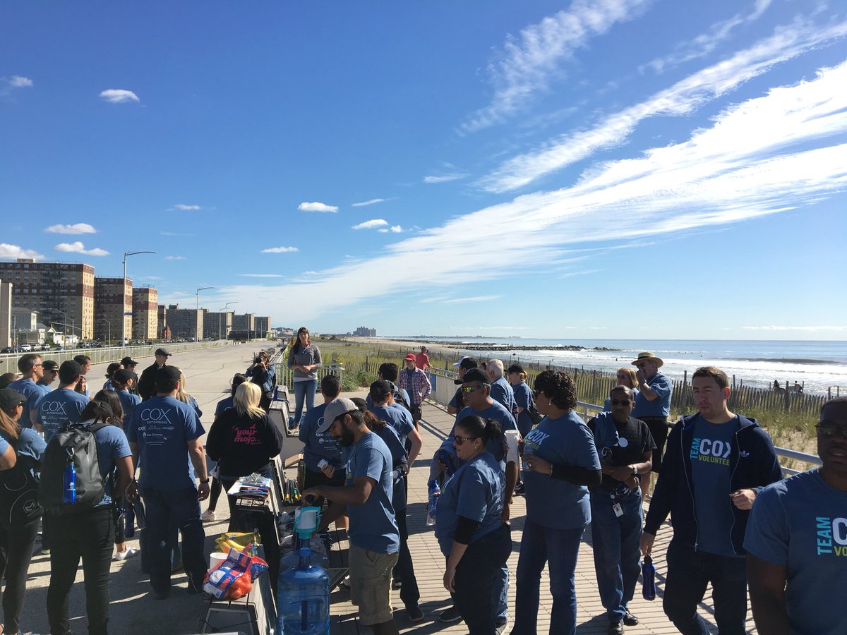 tesskrasne's tweet photo. Kicking off a beach cleanup on Rockaway Beach, NYC with Cox Conserves! #2017Cleanup https://t.co/rqM1QfKkc9