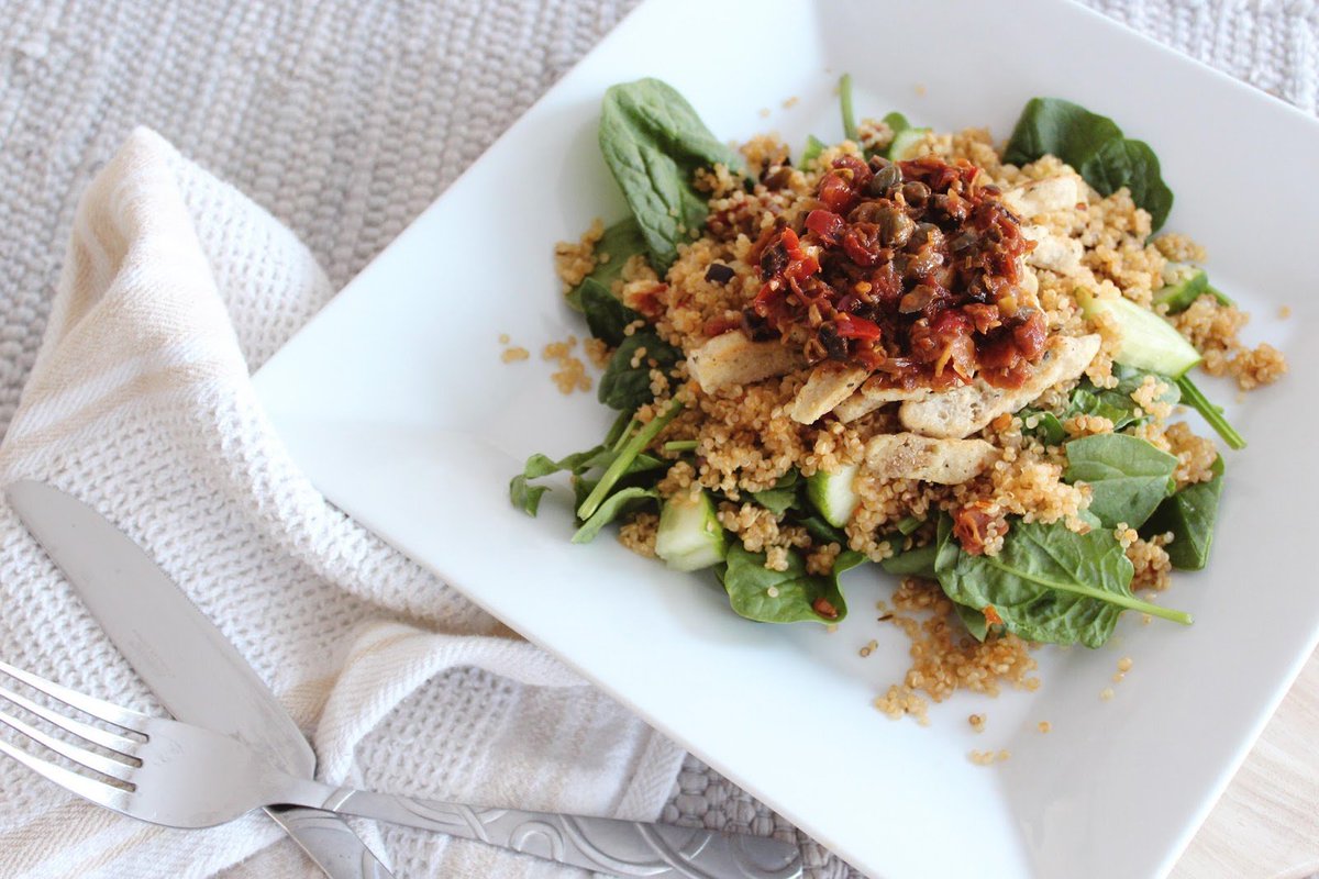 We can’t get enough of this beautiful and hearty salad idea from <a href="/houseofhire/">Lauren Elizabeth</a> Packed with the dark greens, protein and flavour from Miscela!