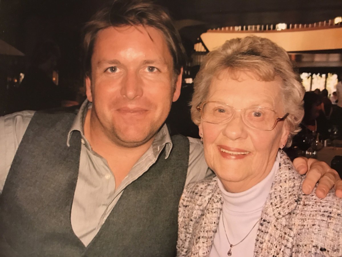 jomarybrewer's tweet photo. @jamesmartinchef please can send your condolences to the family of your biggest fan, May, who passed away recently 😥 https://t.co/AJlo0KyCaU