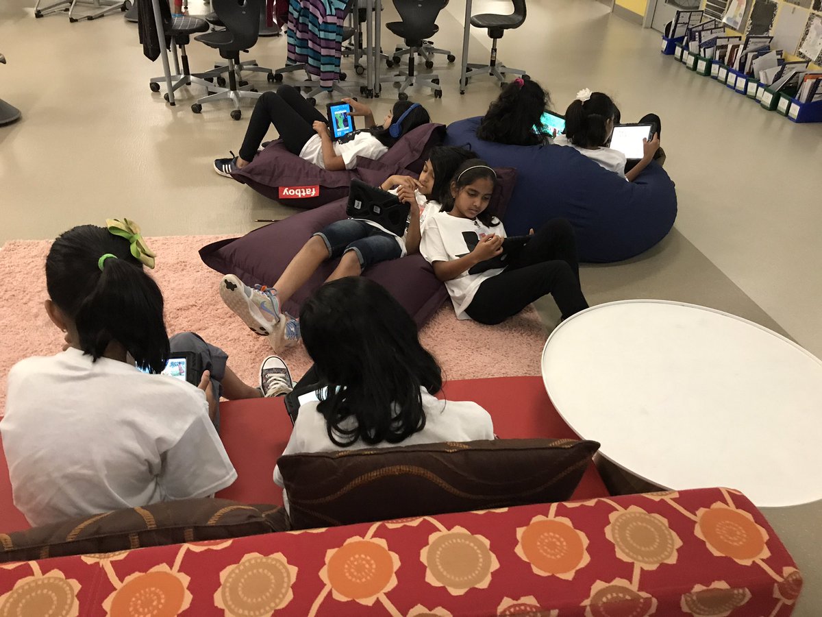 RJLSTEAMLab's tweet photo. We love independent reading time and the #epicapp! #RJLyear4 https://t.co/PxYlIiiL03