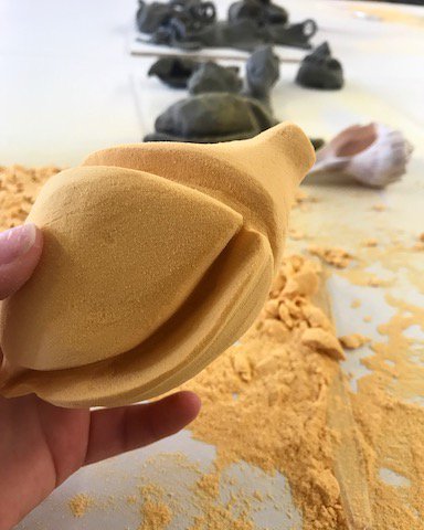 KStateArtDept's tweet photo. Students creating biomorphic forms in 3D art. Being around creative & influential people everyday is infectious #KState #artdept #Art200 https://t.co/87BQyNx3yb