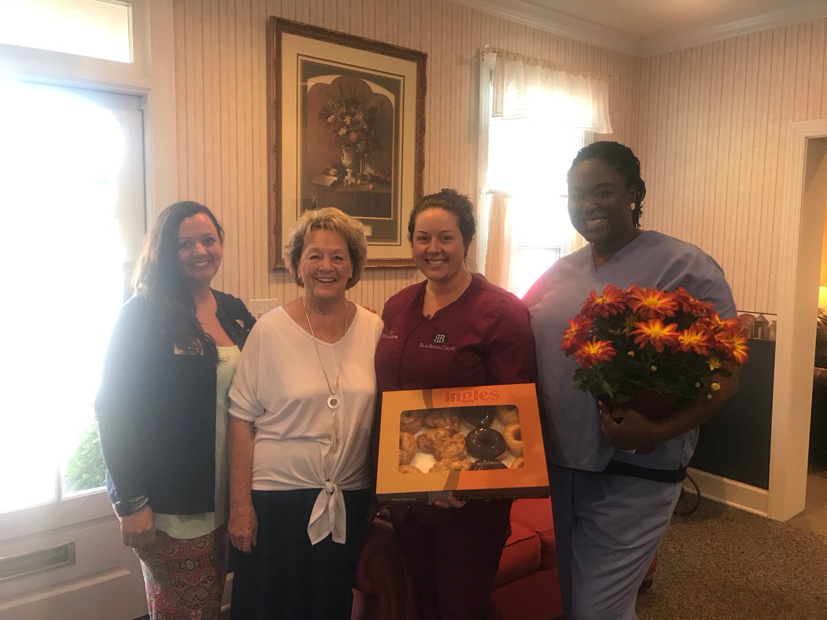 BainDentalGroup's tweet photo. We ❤️ our patients! #BainDentalGroup #WeHaveTheBestPatients #DonutsMakeUsHappy https://t.co/EIv3El1gGR
