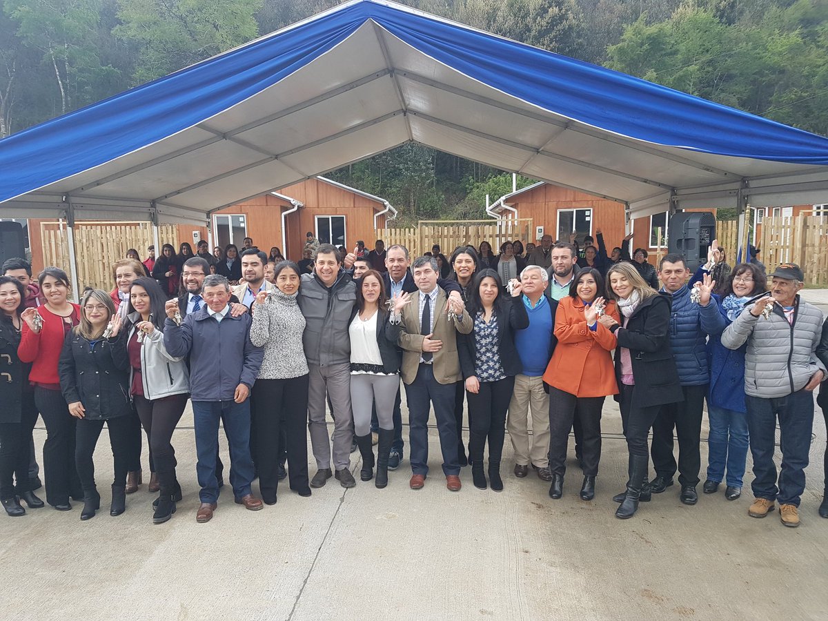 serviubiobio's tweet photo. Seguimos mostrando resultados de beneficios por zona de rezago¡ Ahora 30 familias de Contulmo reciben sus casas. Nueva Villa Lanalhue. https://t.co/uA0wzzuQtg